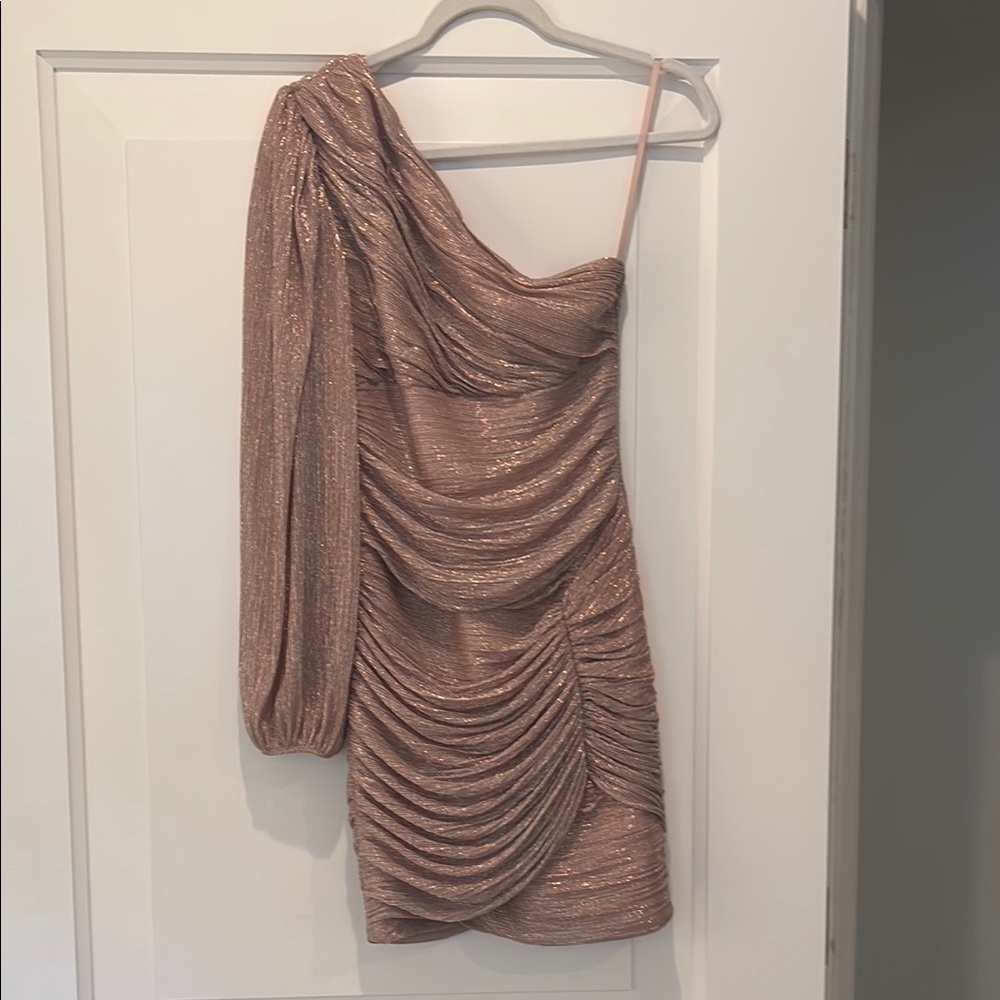 One shoulder rose gold dress!